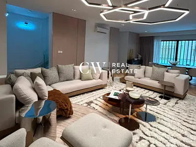 5 Bedroom Townhouse