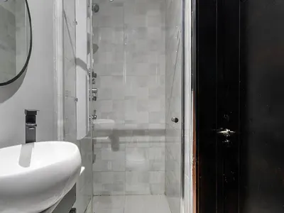 Introducing *belmonte* Beautiful 1/2 Bedroom Maisonette with Top No