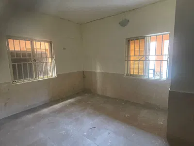 Affordable and Spacious 3 Bedroom Flood Free Clean Water Code Access