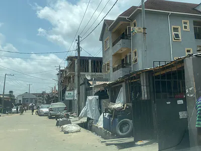 Block of 4 Nos of 3-BR Flats + 6 Moni-Warehouses at Surulere. N380M