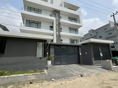 Luxury 2 & 3 Bedroom Apartment + BQ with Communal Gym & Pool