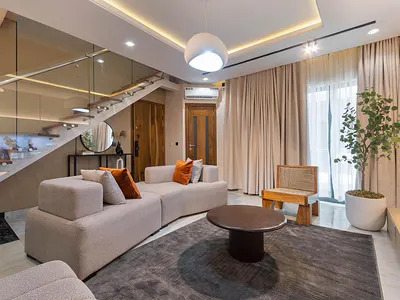 Introducing *beverly Hills* Brand New 2 Bedroom Maisonette with Top