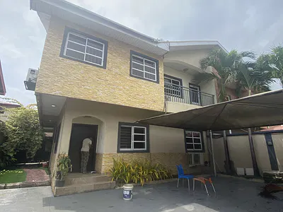 5 Bedroom Duplex with Acs & Generator