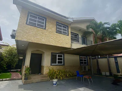 4 Bedroom Duplex with Acs and Generator