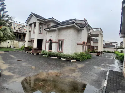 10 Bedroom Detached House