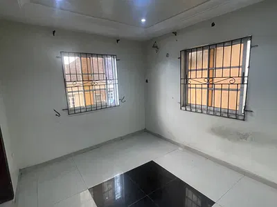 Spacious Room Self Contain Upstairs on Second Floor