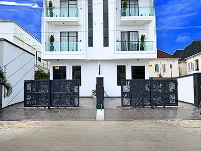 5 Bedroom Fully Detached Duplex with a BQ