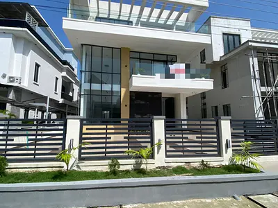 Lovely 5bedroom Duplex with a BQ and a Pool, Cinema