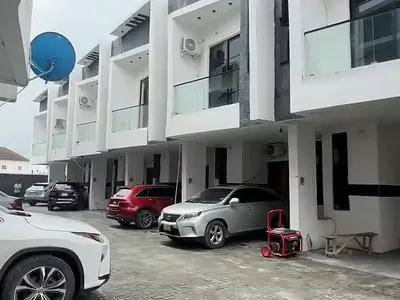 Super Distress Lovely 4bedroom Terrace Duplex