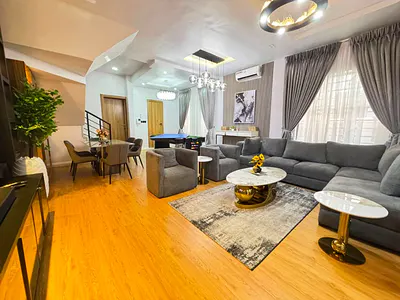 Luxury 3bedroom Terrace Duplex with PS5 and Snooker Board
