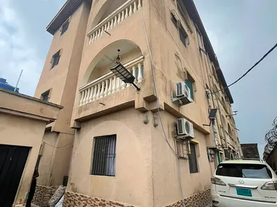 Newly Renovated Spacious 3-Bedroom Flat Surulere, Lagos