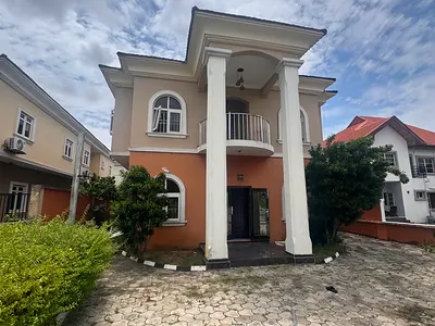 5-Bedroom Detached House with 2-Room BQ