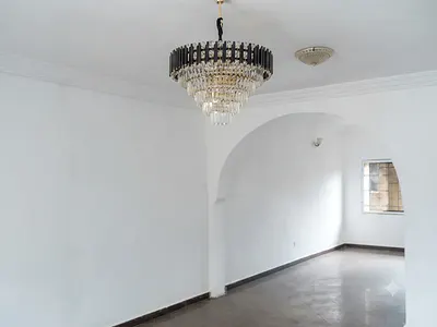 A Spacious and Neatly Renovated 3-Bedroom Flat