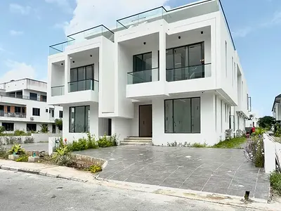 5 B/R Detached House