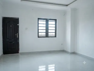 Executive, Standard & Spacious 2-Bedroom Up-Flat