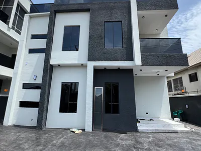 Newly Built 5 Bedroom Fully Detached Duplex with a Room BQ
