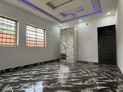 Luxury Single Roomself Con