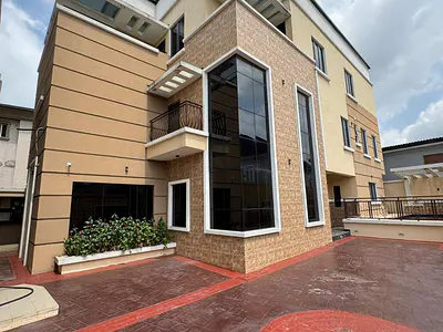 Magnificently Built 5 Bedroom Fully Detached Duplex with BQ