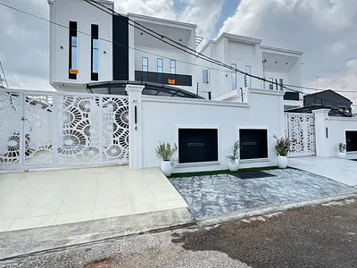 Luxury Built 5 Bedroom Detached Duplex with BQ