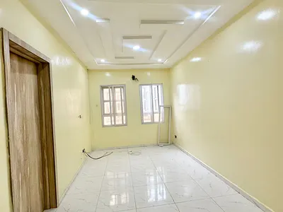 Mini Flat, Masters Bed and Mini Parlor, Personal Meter Shared Kitchen