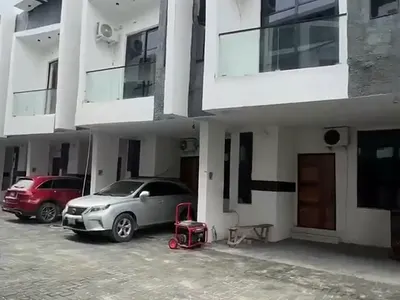 Distress 4 Bedrooms Terrace Duplex House