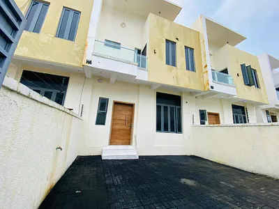 Distress 4bedroom Terrace with BQ and Private Compound
