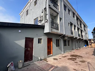 Nicely Built Spacious 2/Bed Duplex