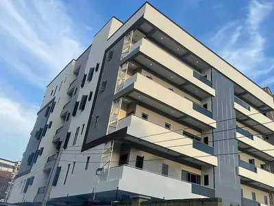 Clean 2 Bedroom Flat