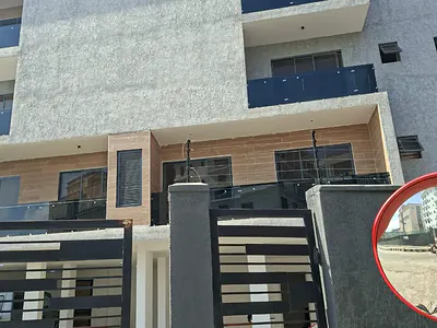 Luxury 5 Bedroom Deplux