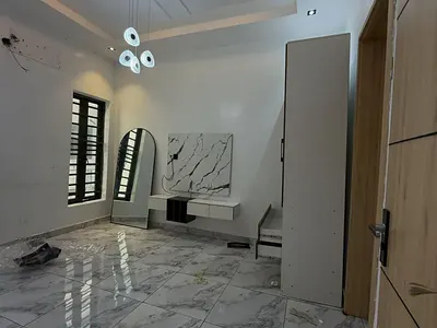 Spacious 2 Bedroom Apartment Tastefully Built and Spacious.