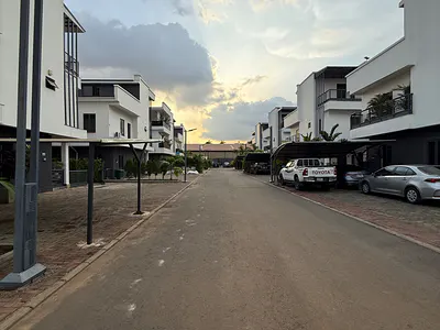 5 Bedroom Detached Duplex