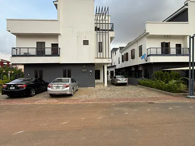 5 Bedroom Detached Duplex