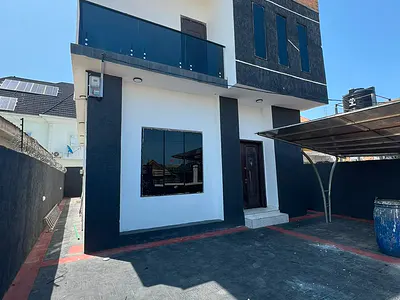 4 Bedroom Detached House with BQ