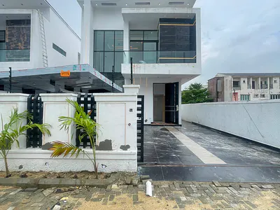 5 Beds Fully Detached Duplex Built on Two Floors, Rooftop and BQ