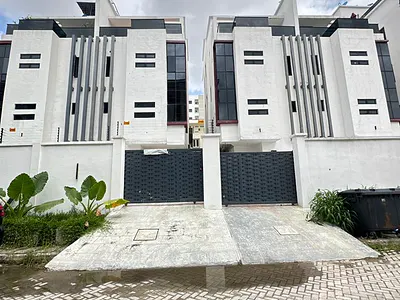 Exquisite Spacious Luxury 4 Bedroom Semi-Detached Duplex with BQ, Roof