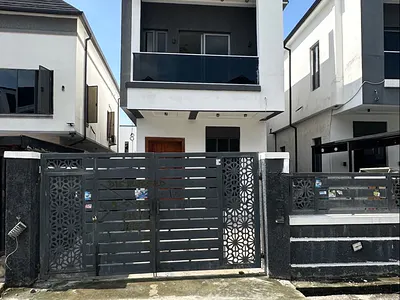 Exquisite Spacious 4 Bedroom Detached Duplex