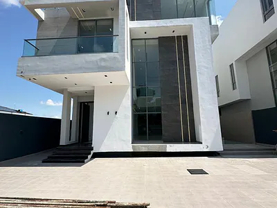 Outstanding Spacious Luxury 5 Beds Fully Detached Duplex with BQ, Pool