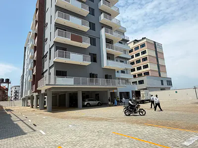 Enormous 3bedroom Apartment with an Elevator