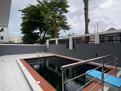 Nicely Finished Three Bedroom Maisonette