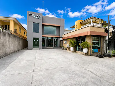 Commercial Property for Lease (186SQM Space)