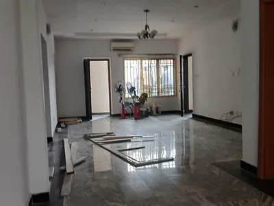 Luxury 3 Bedroom Flat with a Room BQ