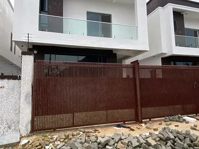 A Well Built 4 Bedroom Fully Detached with BQ