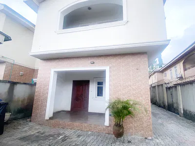 A Well Maintained Spacious 3 Bedroom Detached Duplex