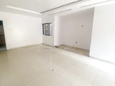 A Well Maintained Spacious 3 Bedroom Flat