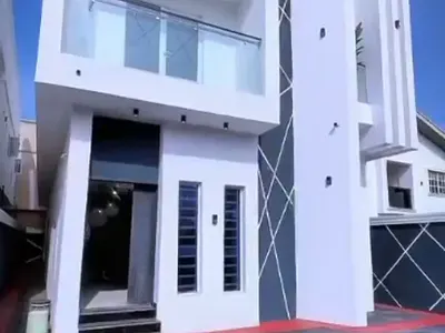 Beautifully Built 5 Bedroom Fully Detached Duplex + 2 Bedroom BQ