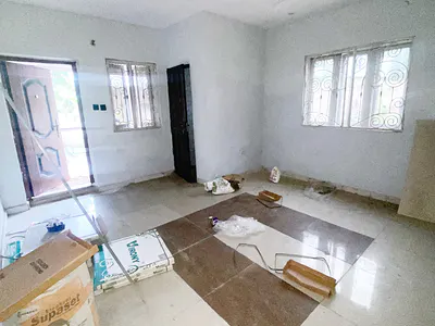 A Well Maintained Spacious 2 Bedroom Flat