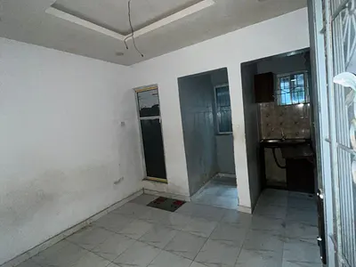 Roomself Contained
