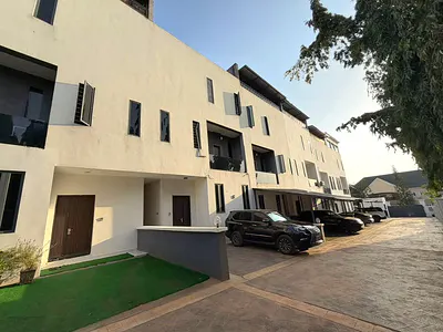 Luxury 5-Bedroom Terrace Duplex with BQ