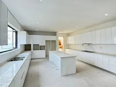 Luxury 5 Bedroom Waterfront Villa with Private Elevator Pool, Gym
