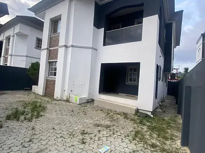 Very Sharp and Spacious 4 Bedroom Duplex Alone in Compound